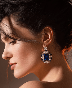 We believe that fine jewelry is more than just an accessory — About Us