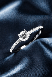 Design your own personalized Jewellery — custom jewelry detail